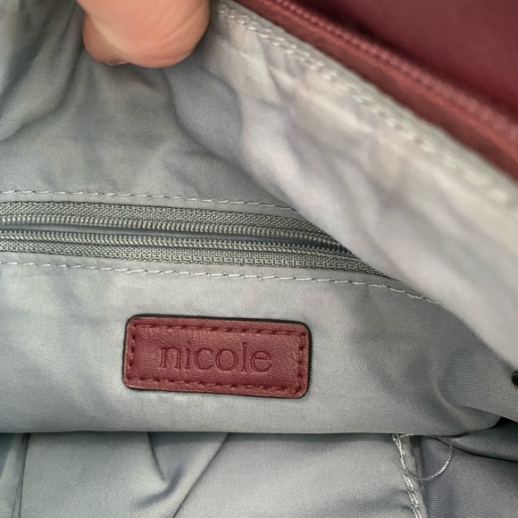 Nicole bag. Crossbody bag. Burgundy color. Perfect condition - Picture 2 of 4